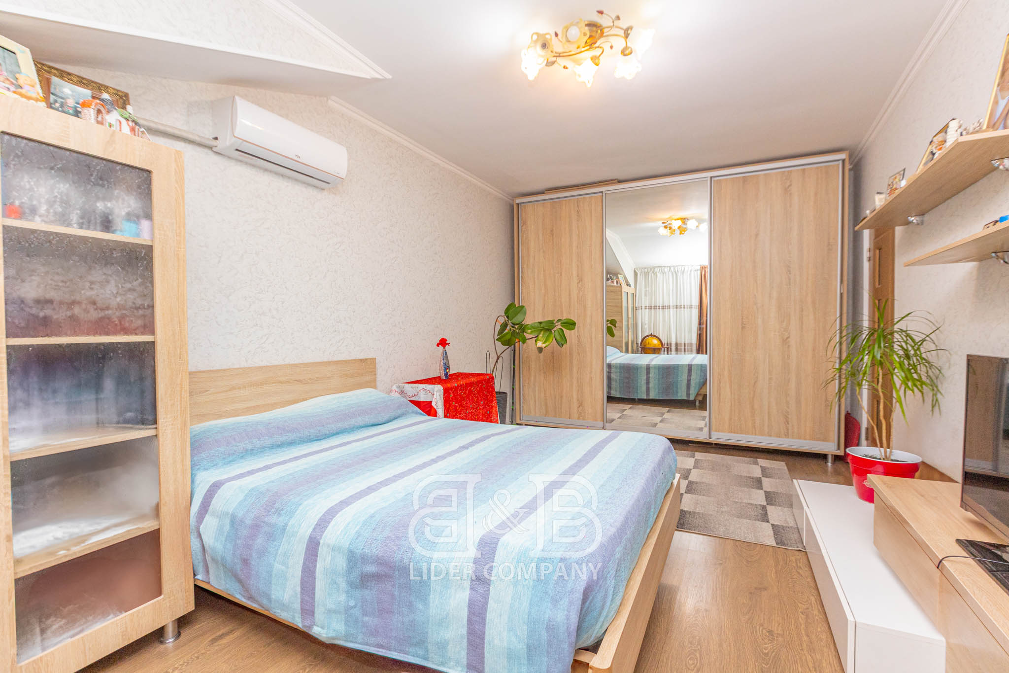 Apartament cu 2 camere de vânzare, 44.80 mp, Str. Vladimir Korolenko