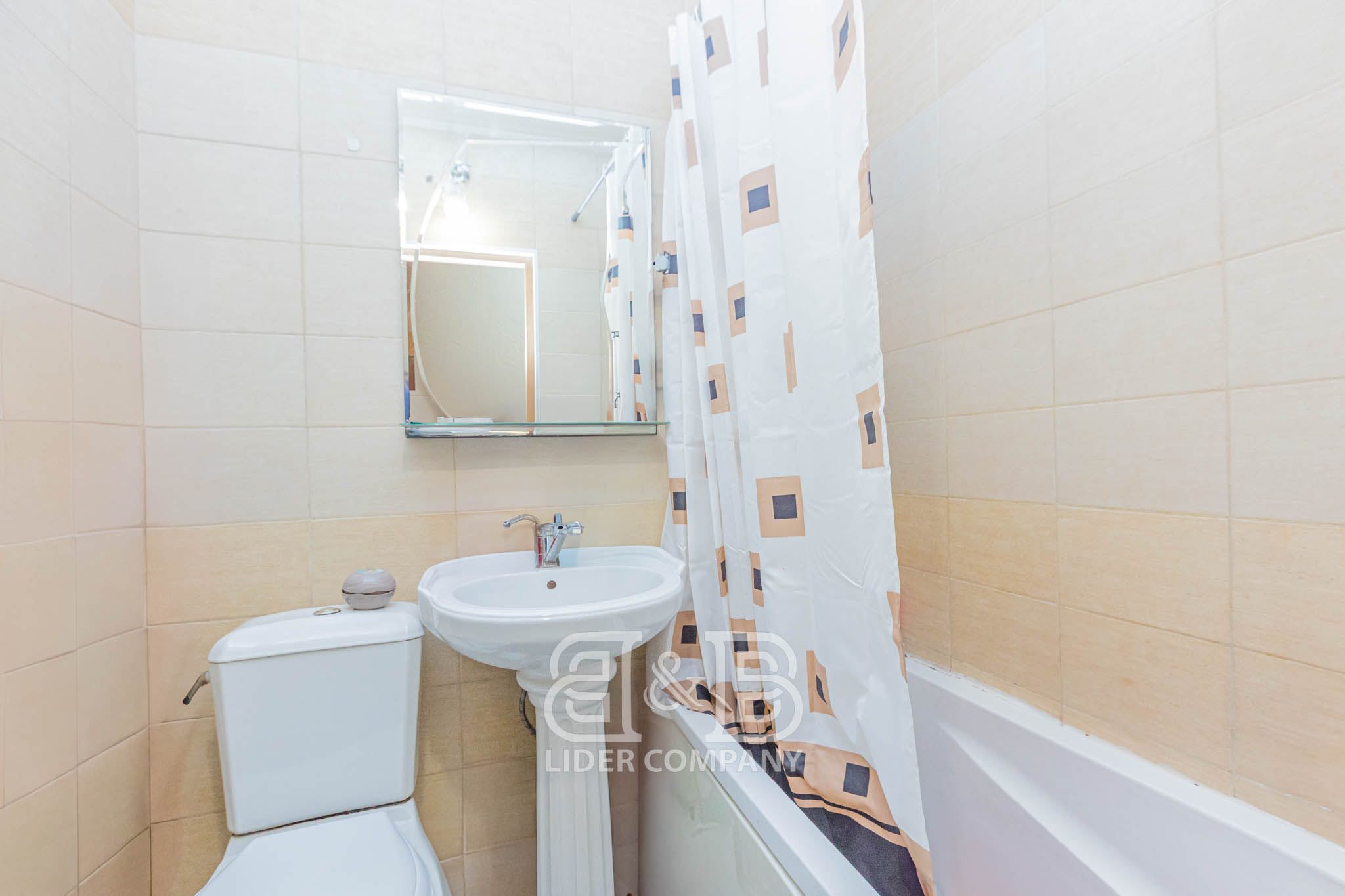 Apartament cu 2 camere de vânzare, 44.80 mp, Str. Vladimir Korolenko