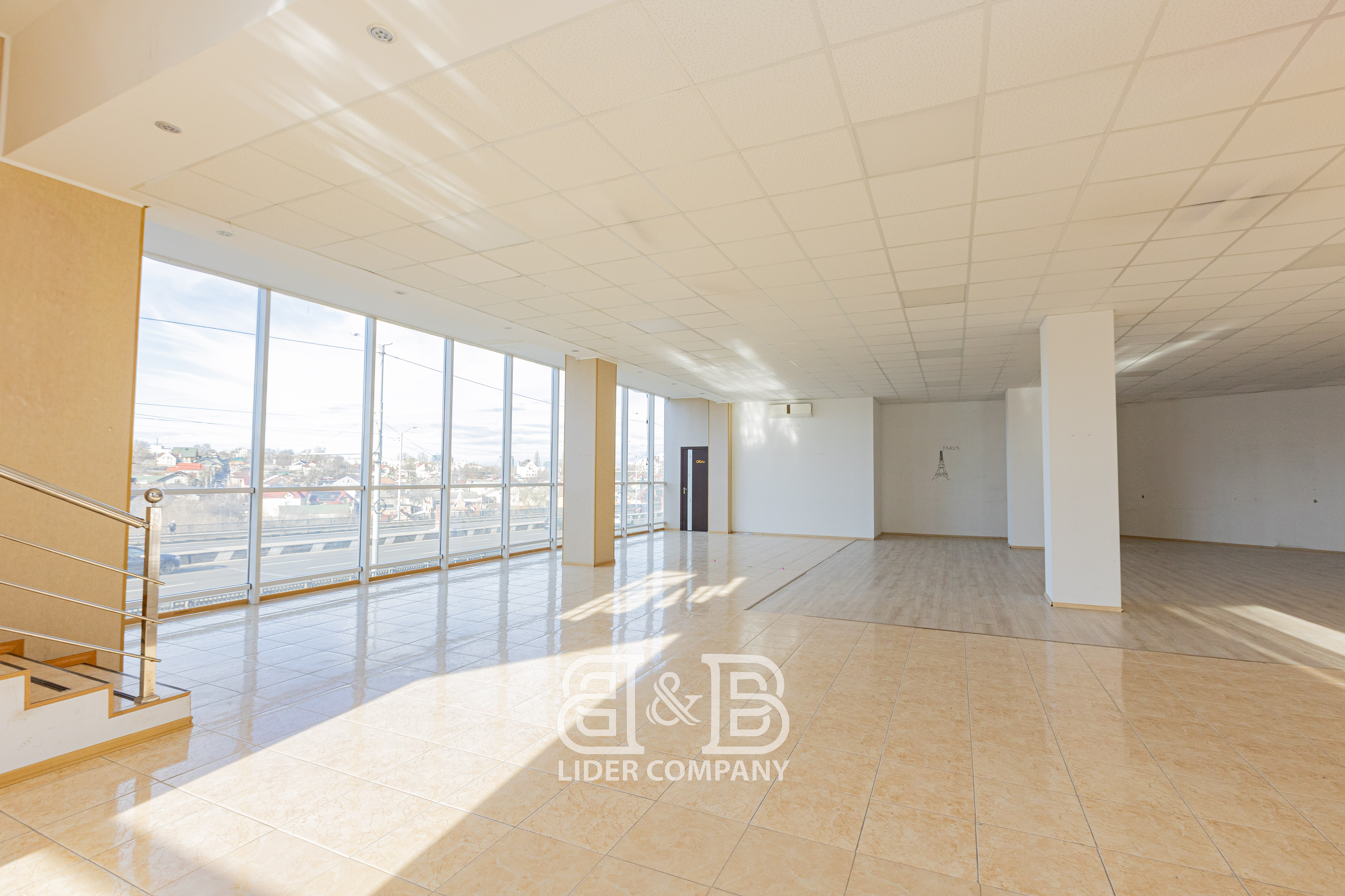 Spațiu comercial 600 m2 Centru str. Melestiu Vizavi de Molldova