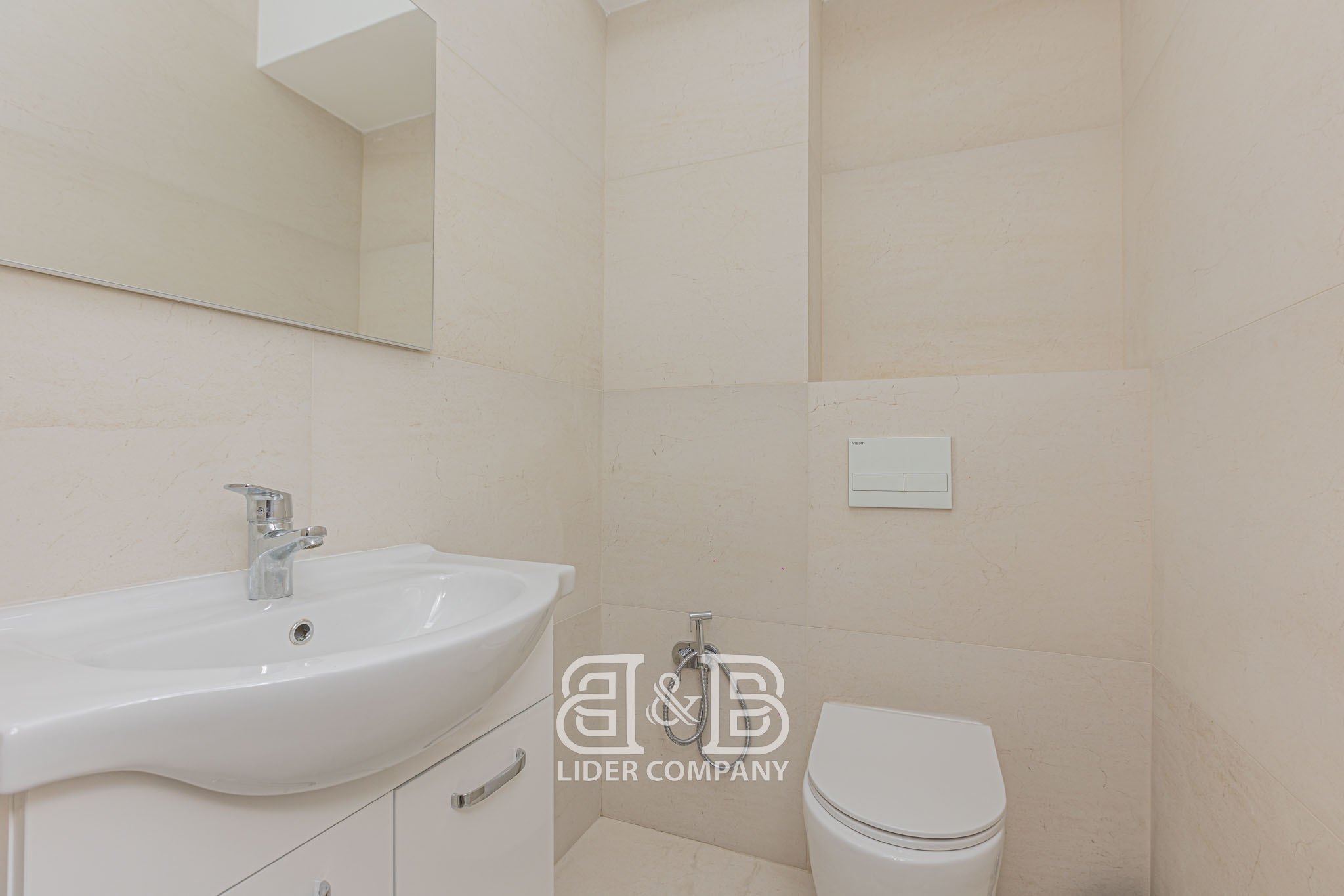 Apartament cu 3 camere în sectorul Centru al capitalei , Bloc Nou !
