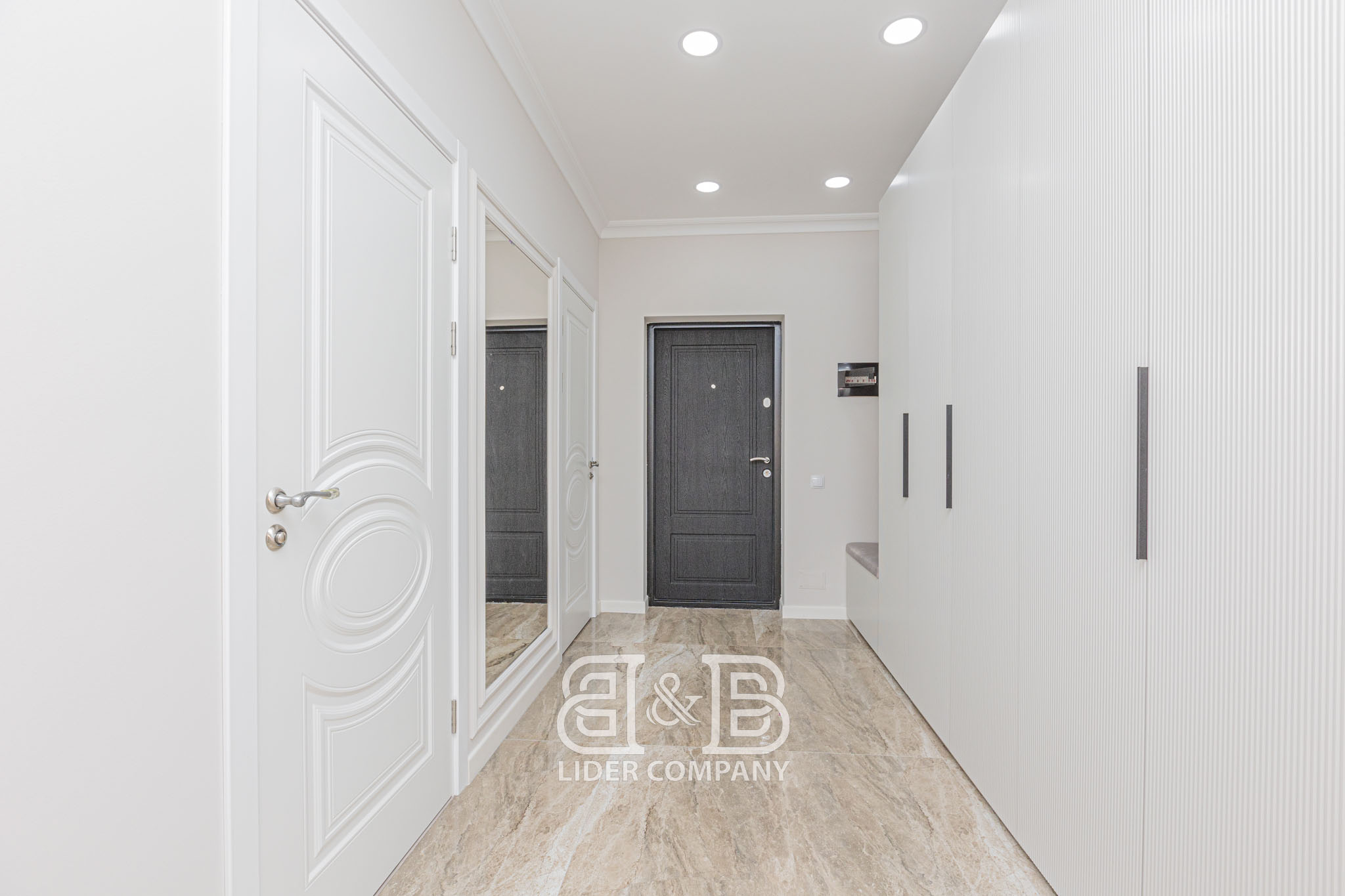 Apartament cu 3 camere în sectorul Centru al capitalei , Bloc Nou !