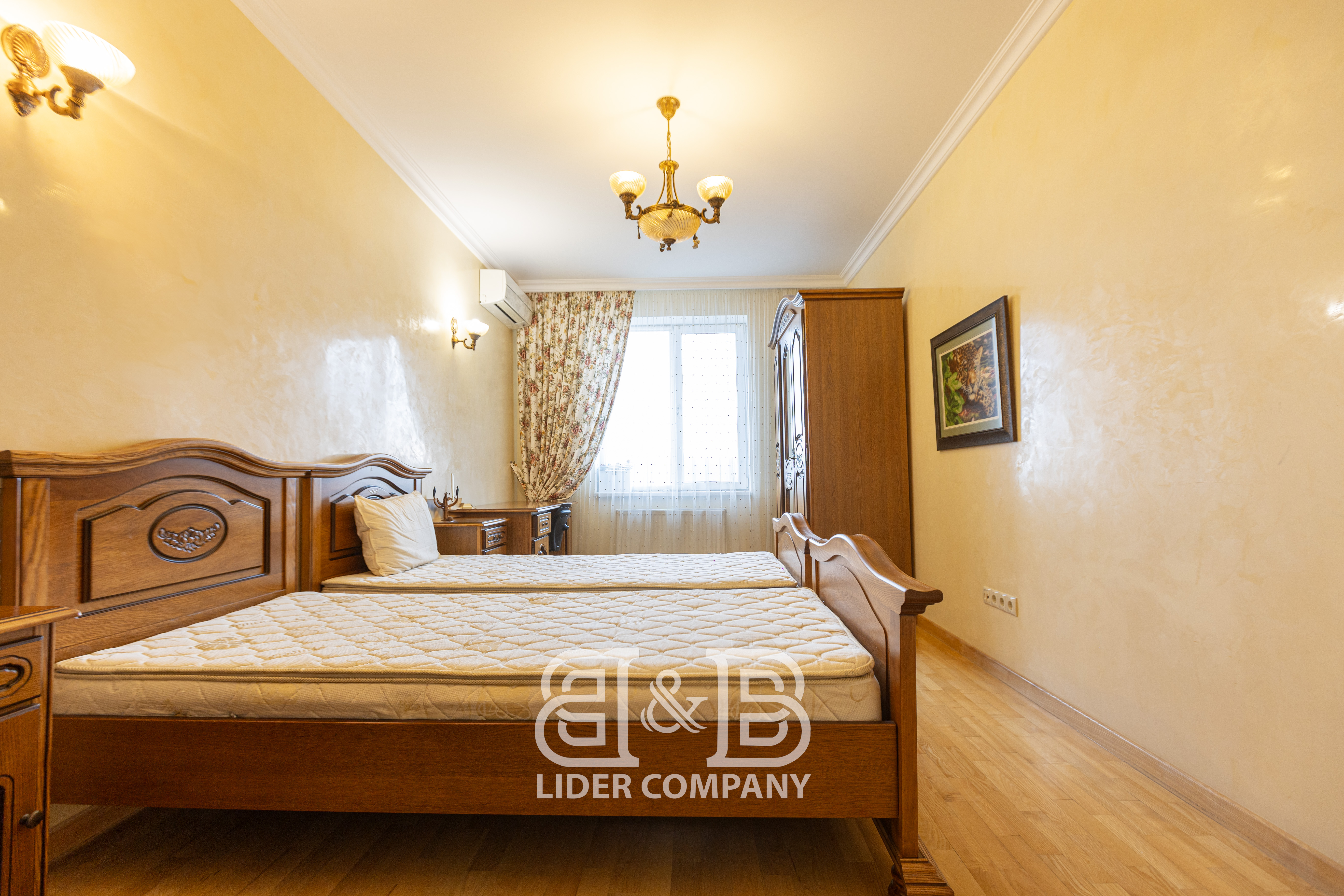 Просторный двухуровневый пентхаус с евроремонтом , 260 м2 , Буюкани