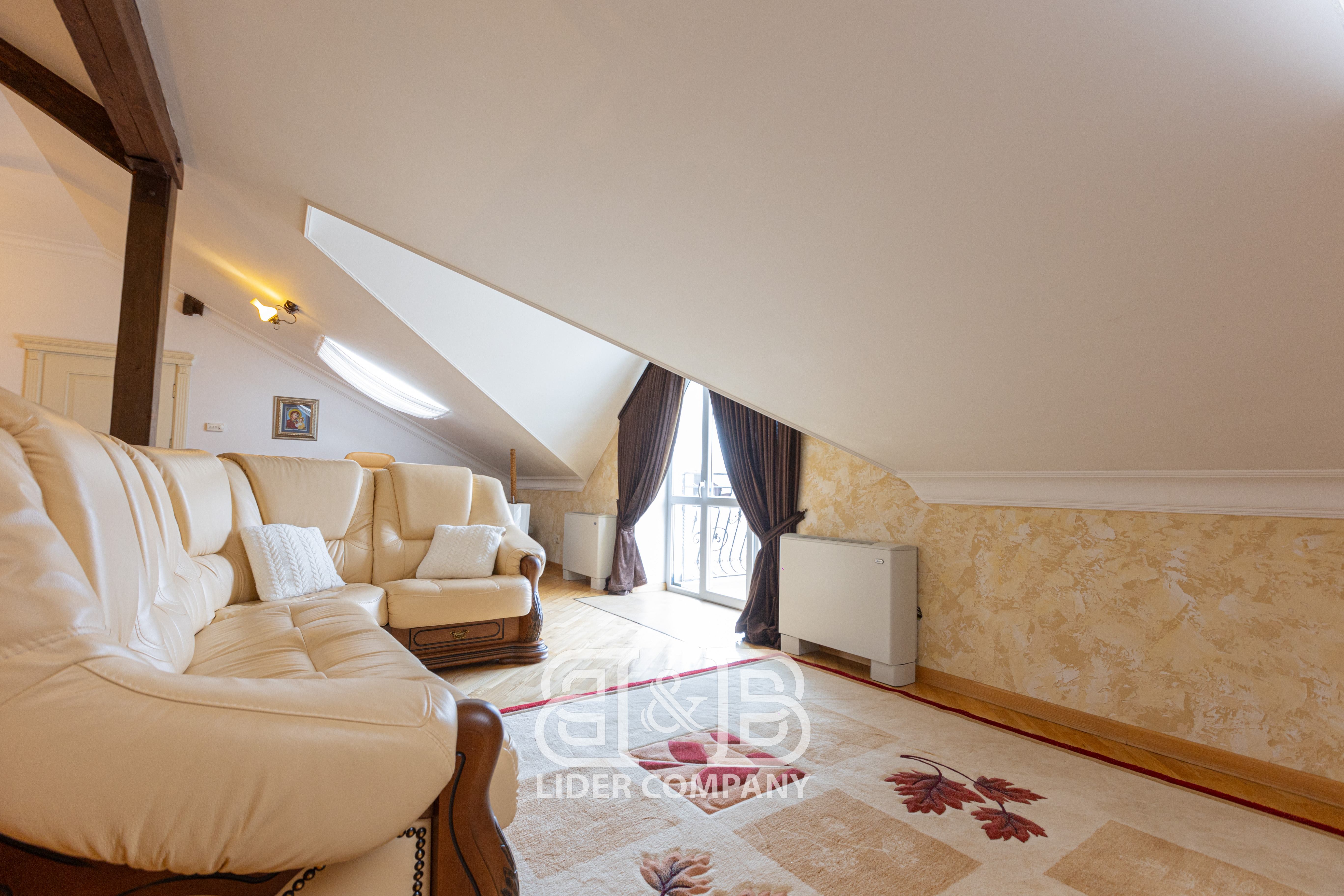 PentHouse spațios în 2 nivele cu EUROREPARAȚIE , 260 m2 , Buiucani