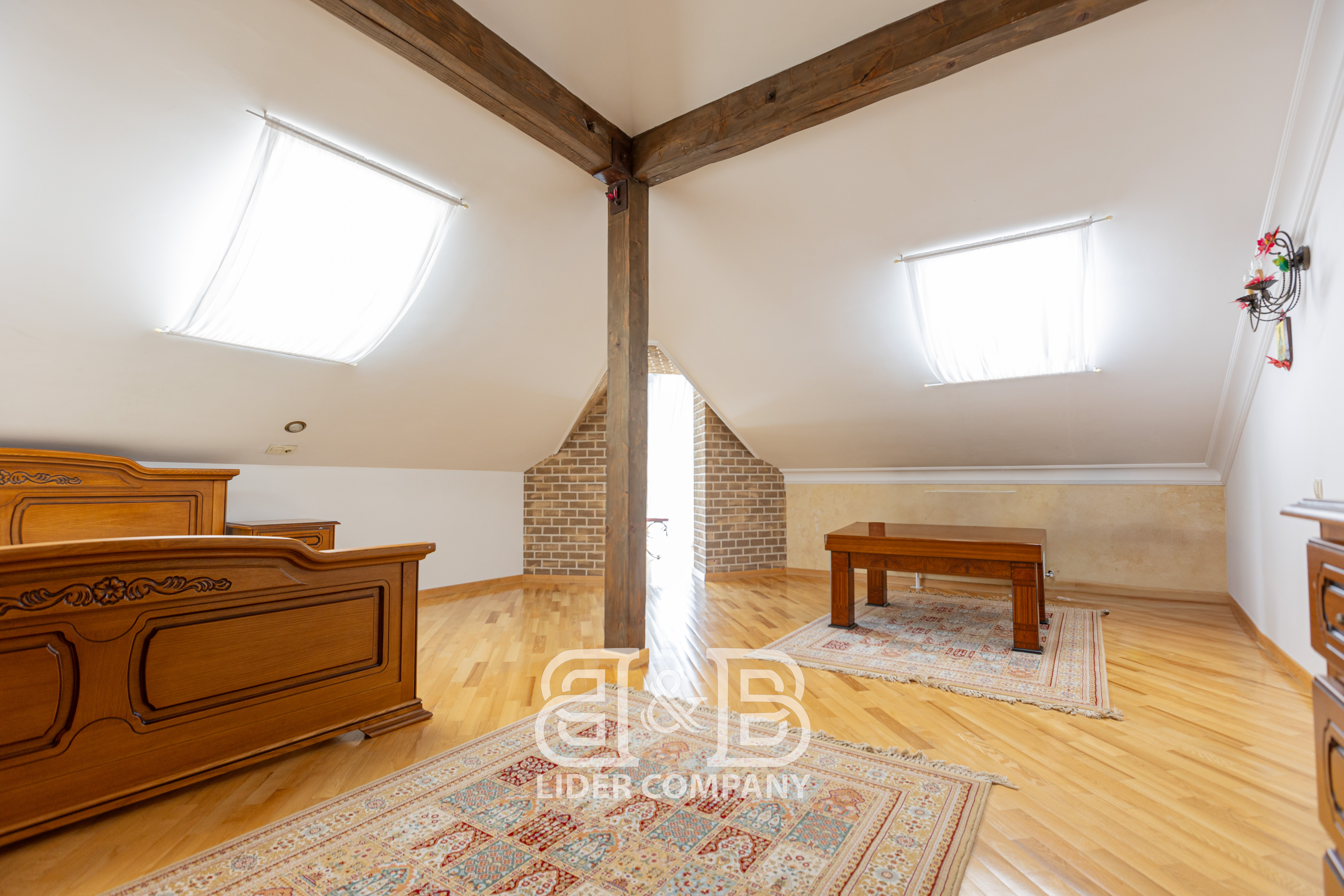 PentHouse spațios în 2 nivele cu EUROREPARAȚIE , 260 m2 , Buiucani