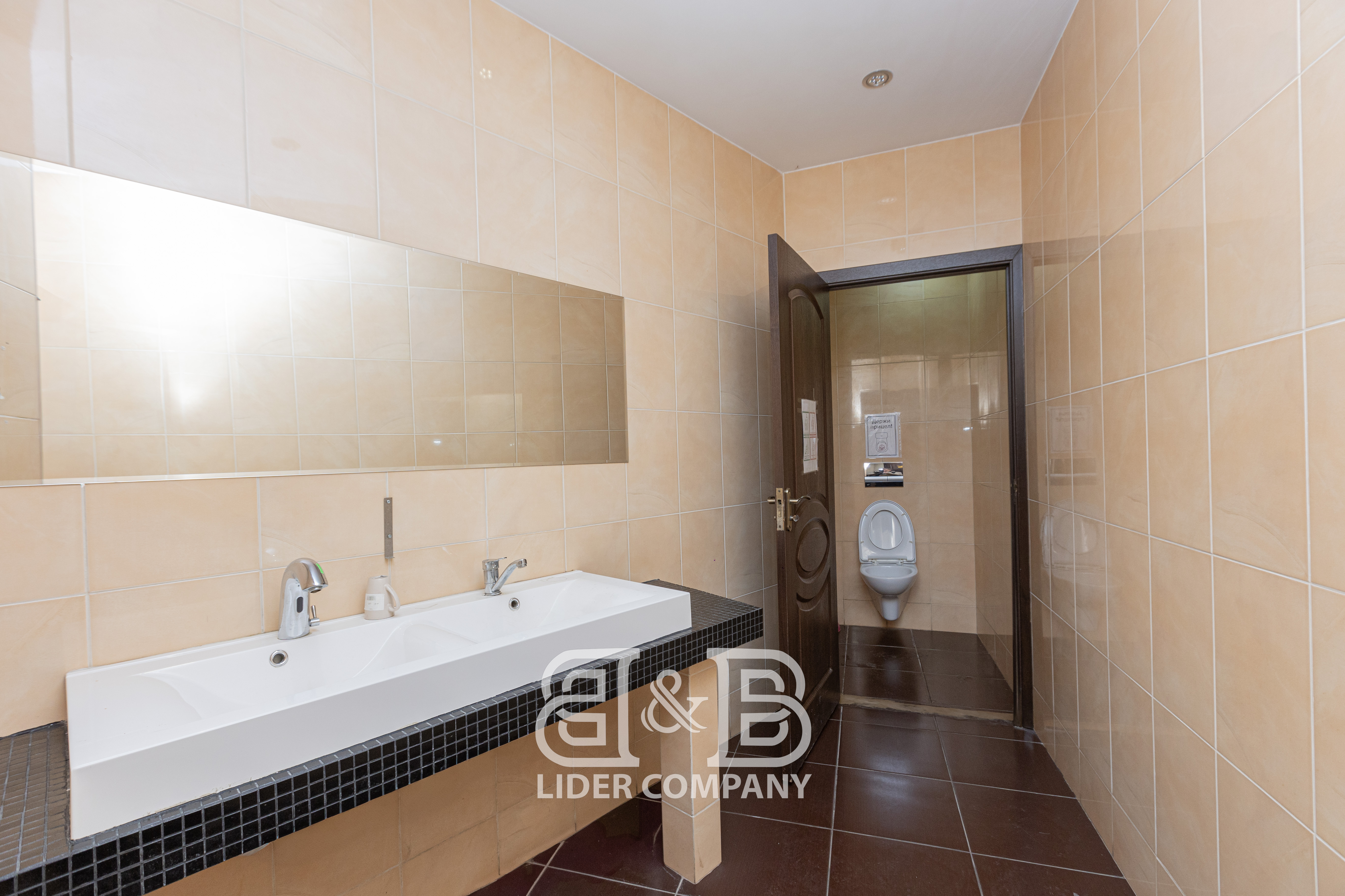 Spațiu comercial 600 m2 Centru str. Melestiu Vizavi de Molldova