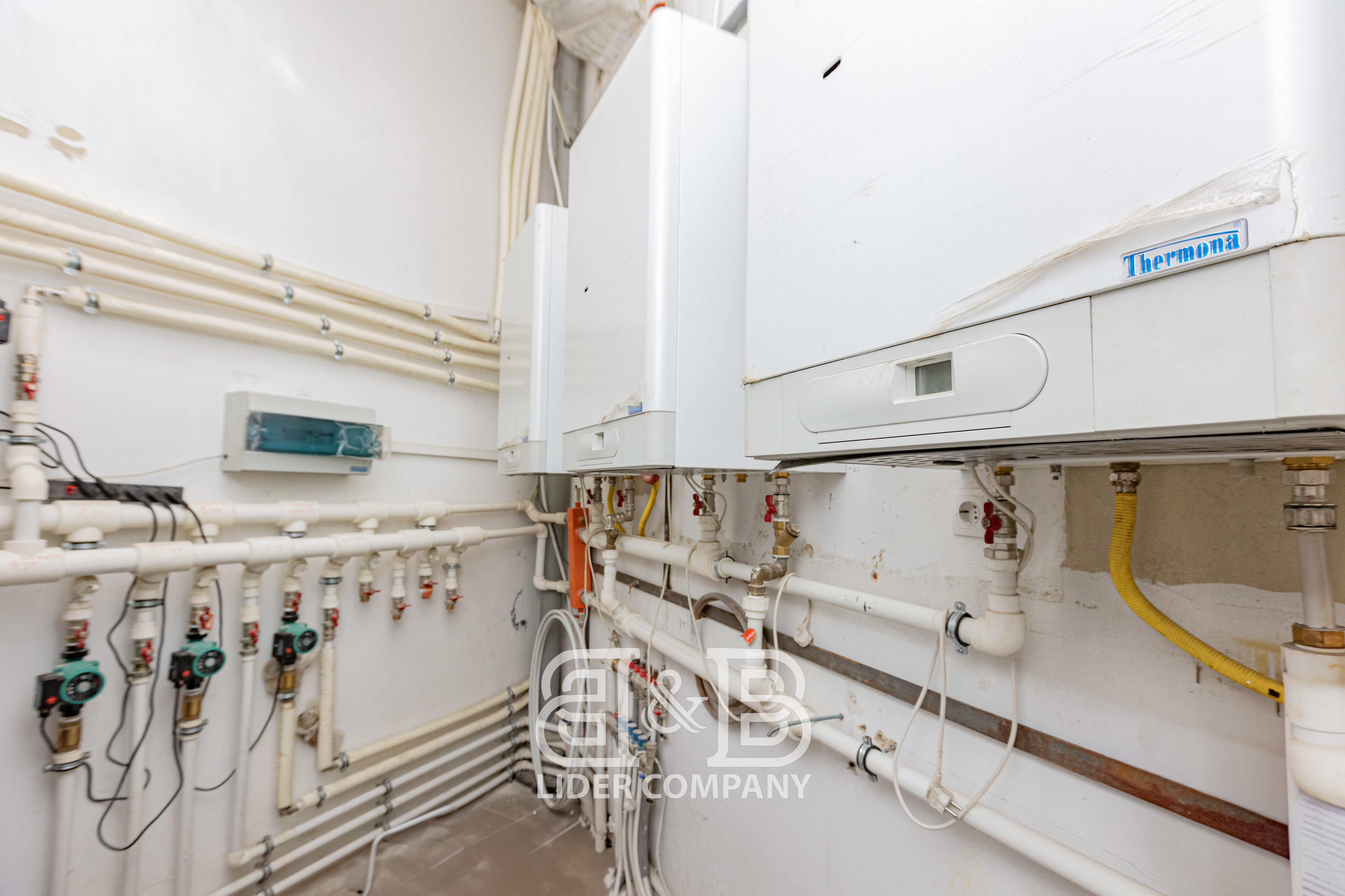 Spațiu comercial 600 m2 Centru str. Melestiu Vizavi de Molldova