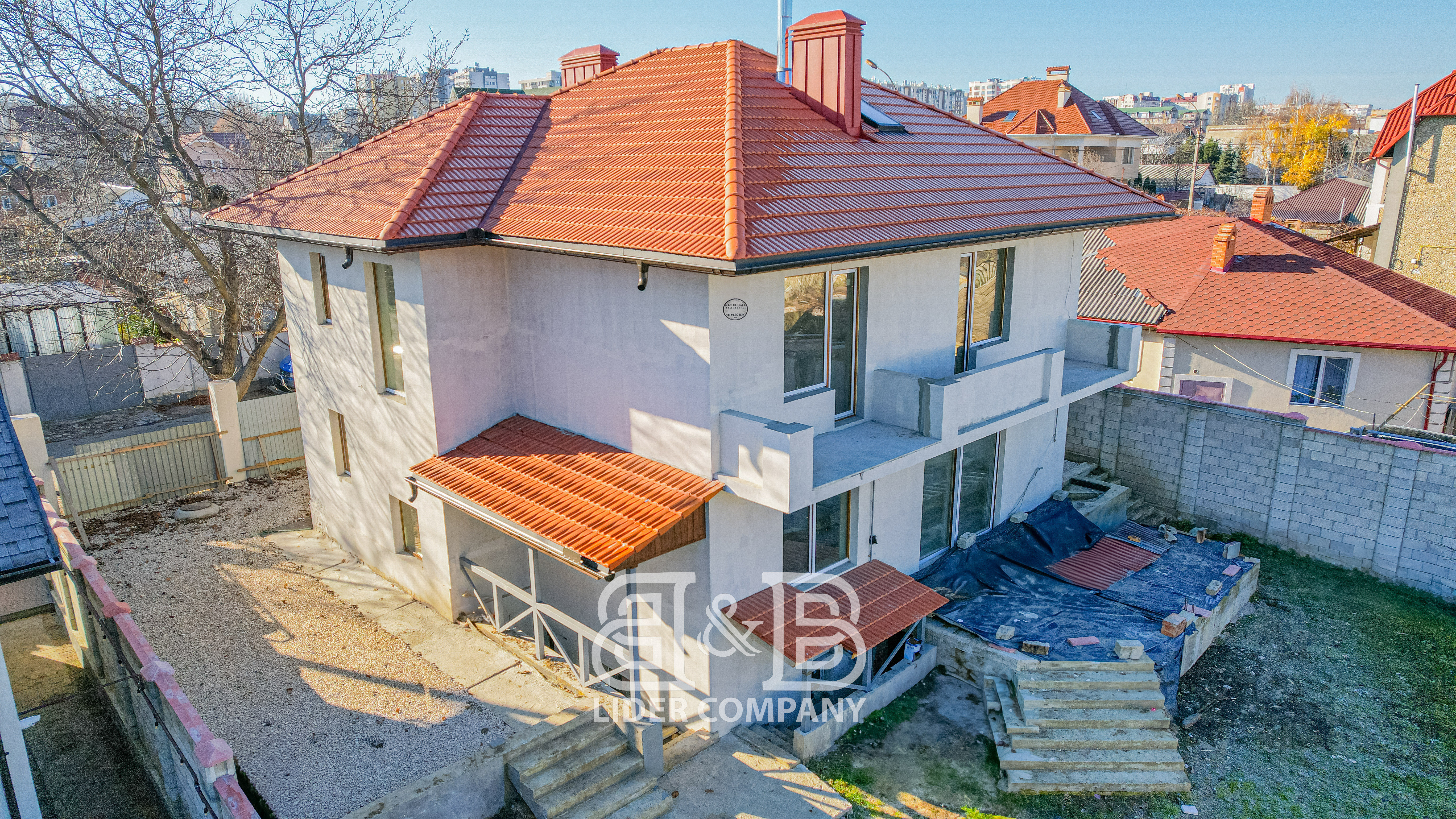 Casă Nouă de locuit  în 3 nivele –270 m²