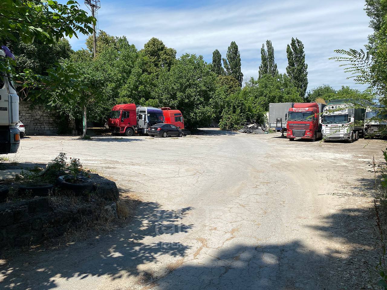 Vânzare Baza industrială + teren + construcție Chisinau str. Grădina Botanica