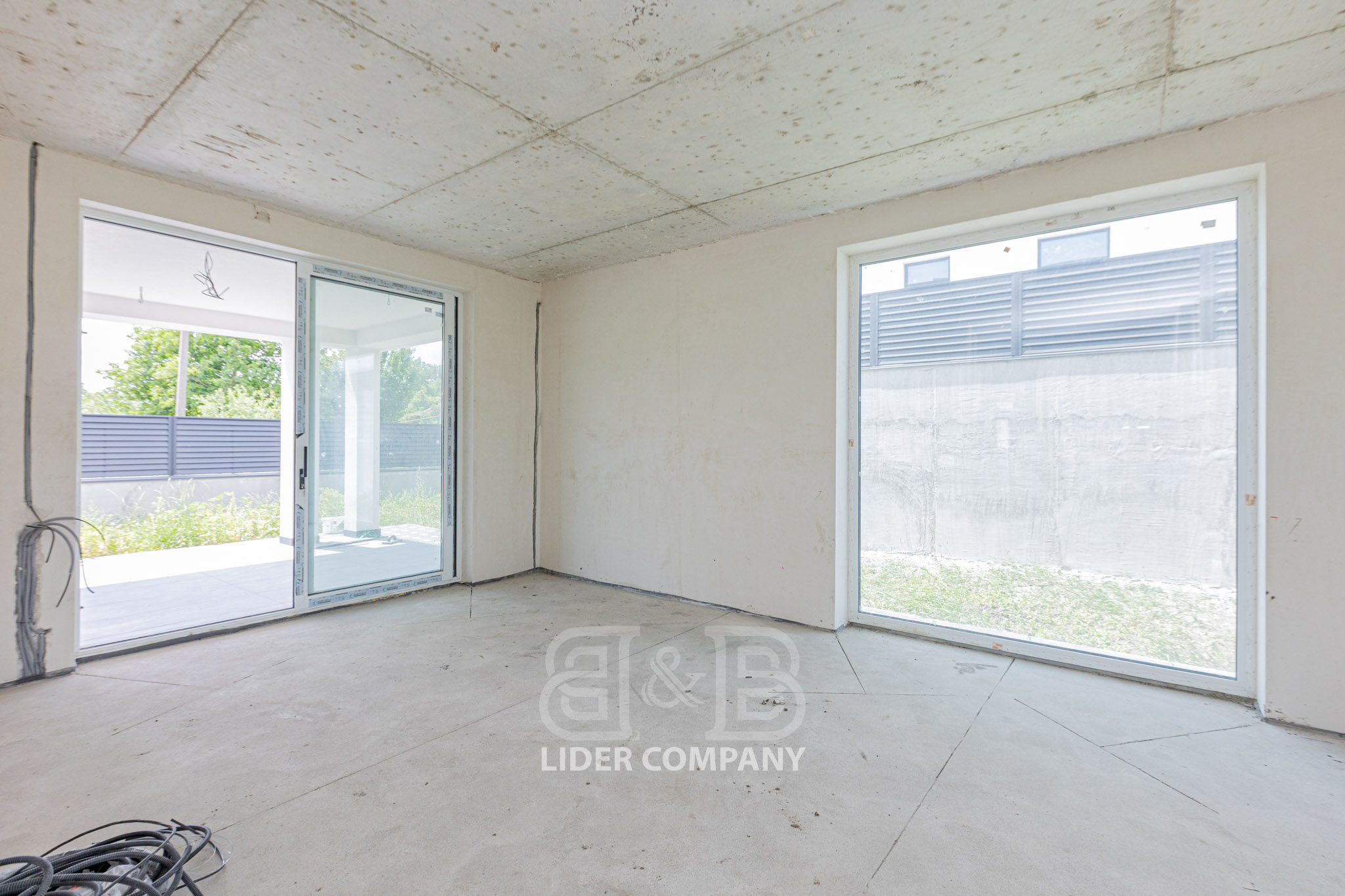 Spre vânzare o casă modernă cu design minimalist - Grătiești