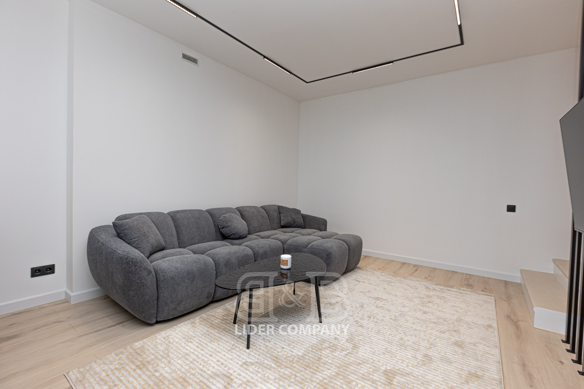 De vânzare – Townhouse pe 3 niveluri în Durlești