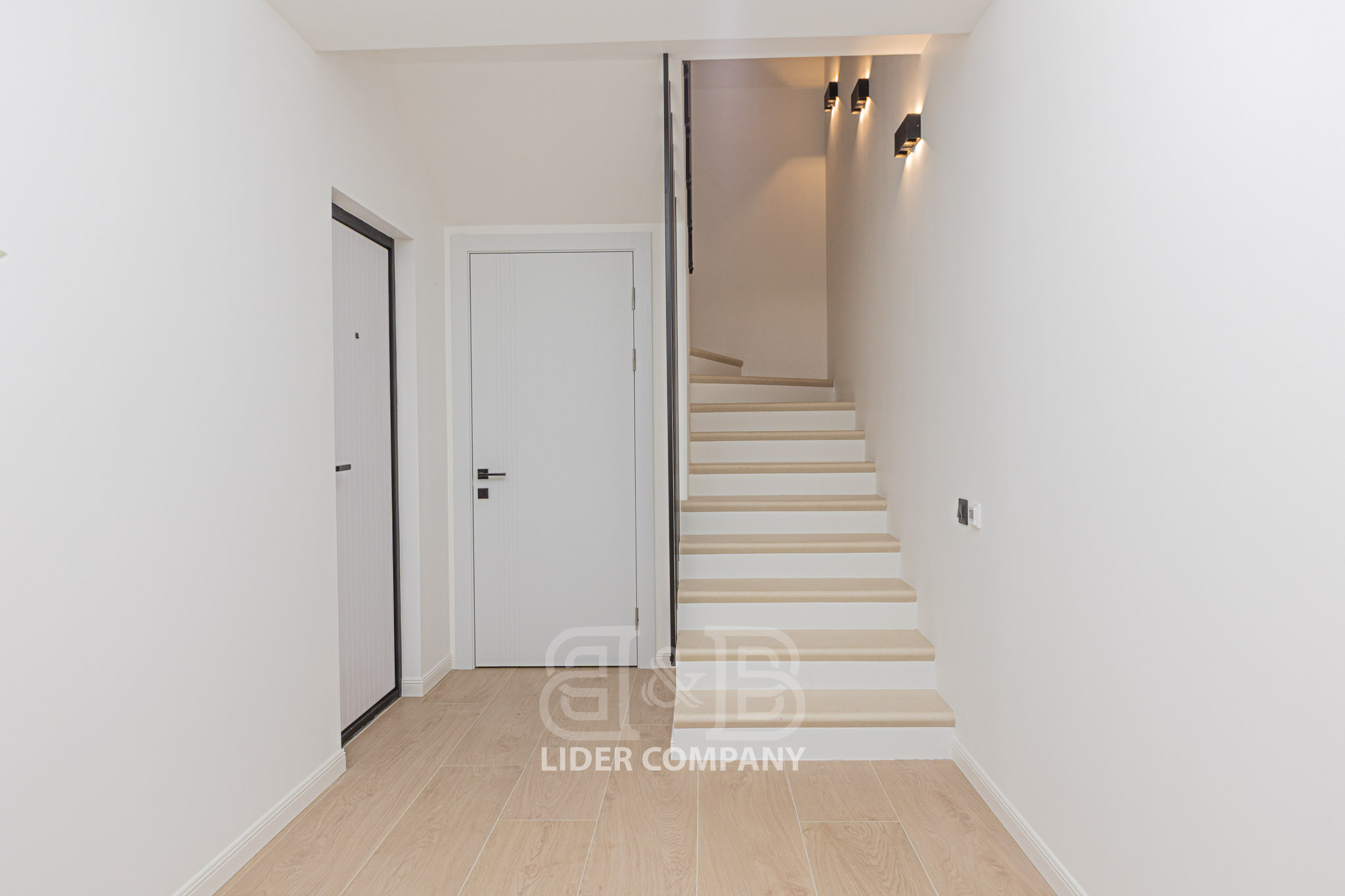 De vânzare – Townhouse pe 3 niveluri în Durlești