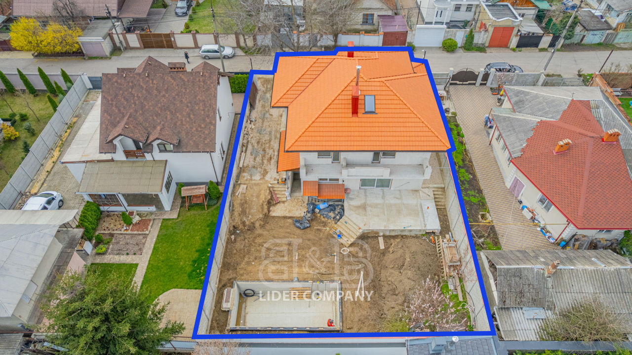 Casă Nouă de locuit  în 3 nivele –270 m²