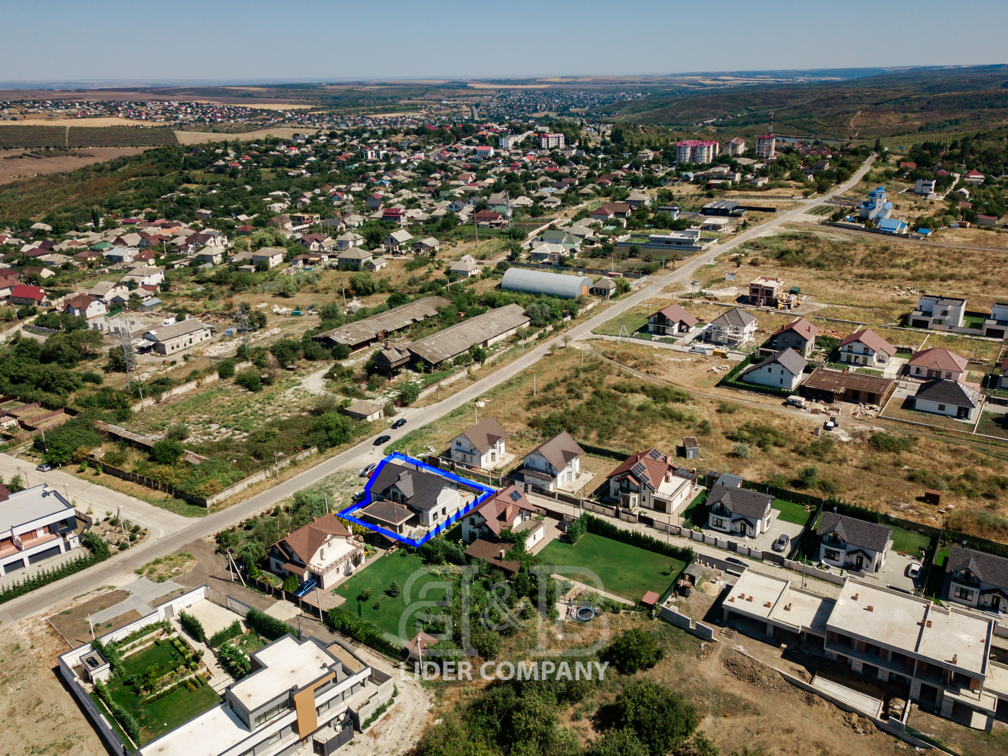 Casă de tip duplex în 2 nivele , Tohatin