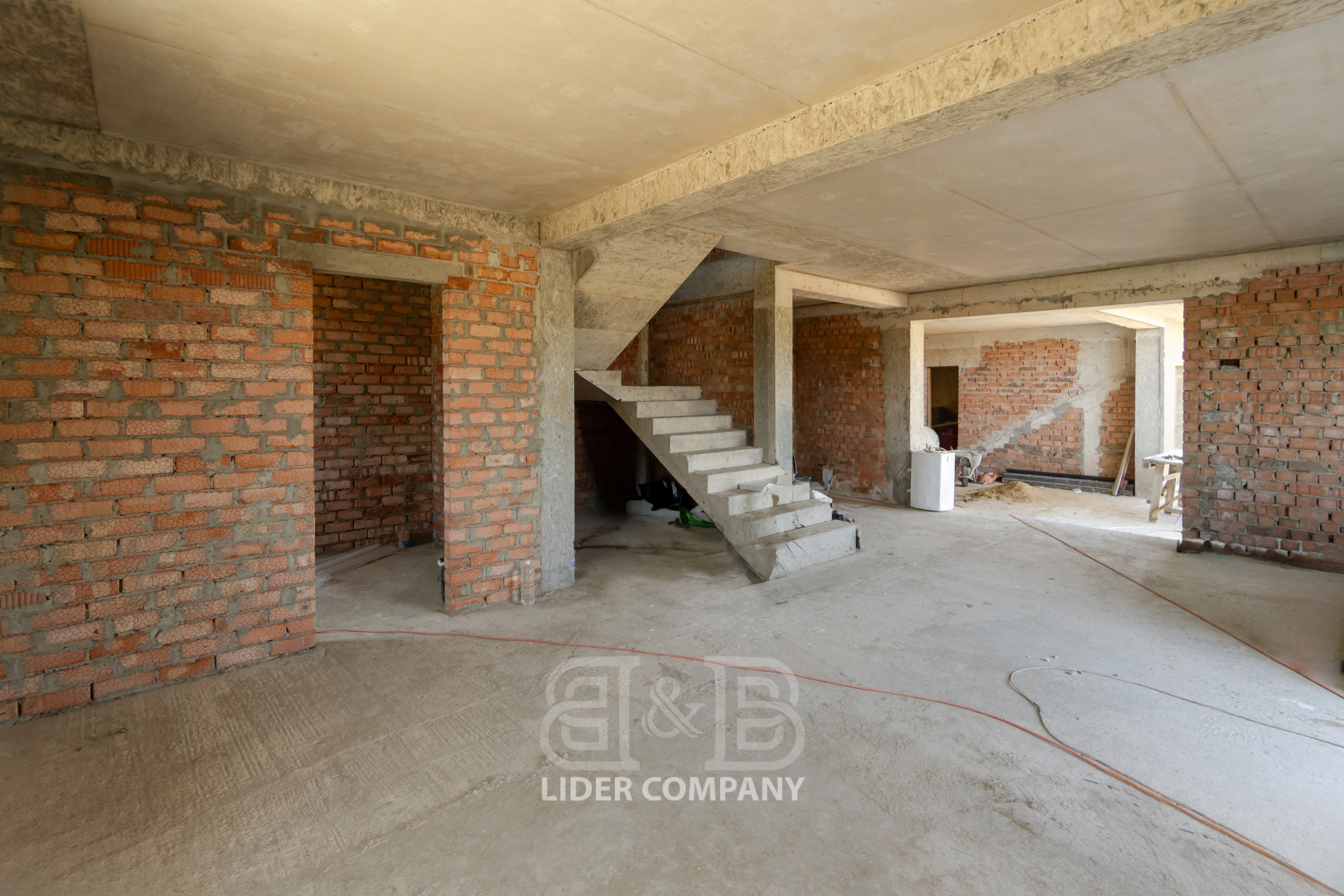 Casă de tip duplex în 2 nivele , Tohatin