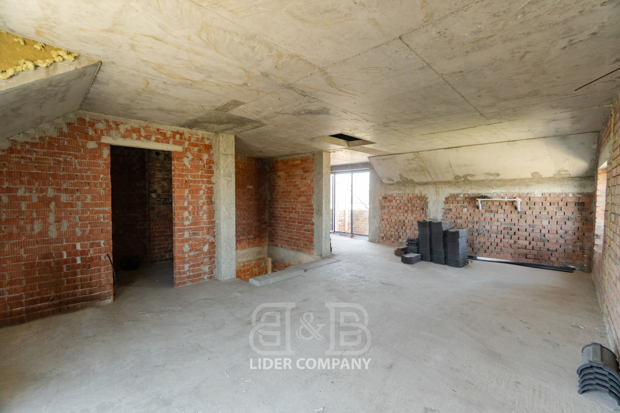 Casă de tip duplex în 2 nivele , Tohatin
