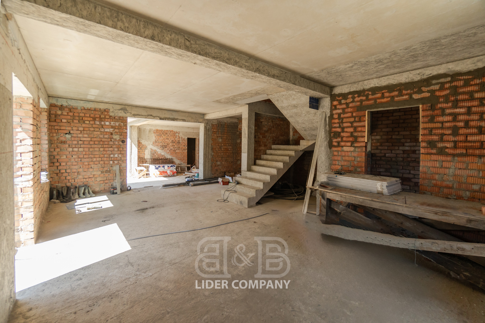Casă de tip duplex în 2 nivele , Tohatin
