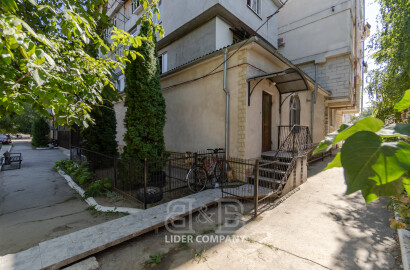 Apartament cu 3 camere , 109 m2 , sectorul Buiucani