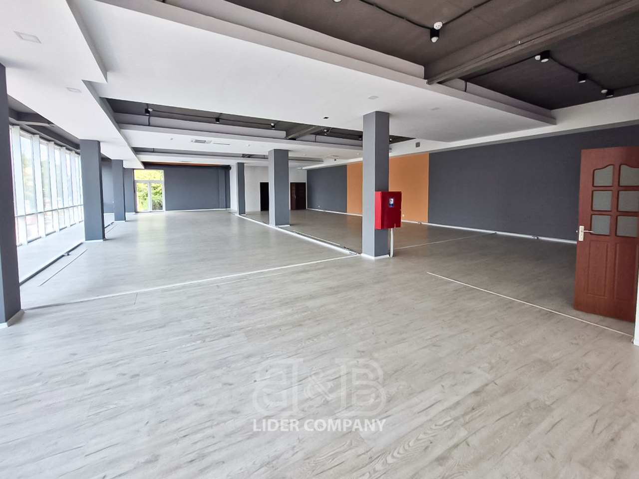 Spațiu comercial / Birou / Oficii Chirie