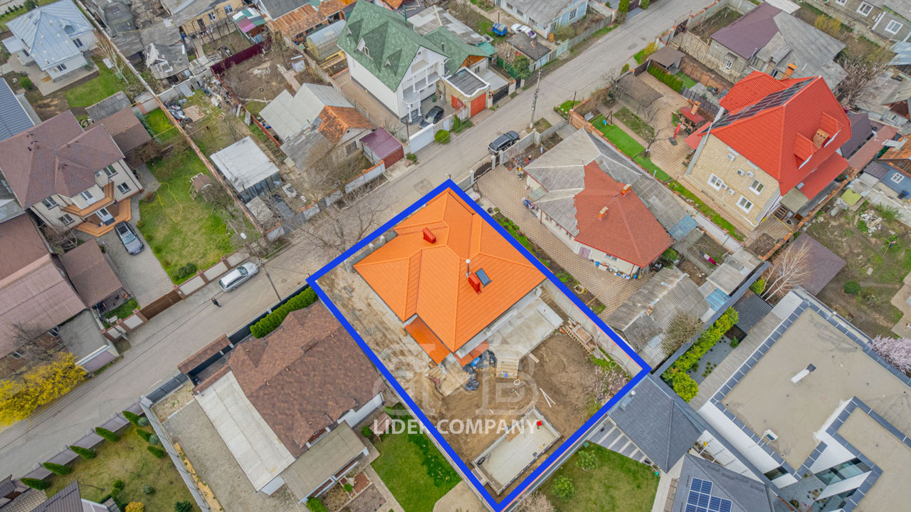 Casă Nouă de locuit  în 3 nivele –270 m²