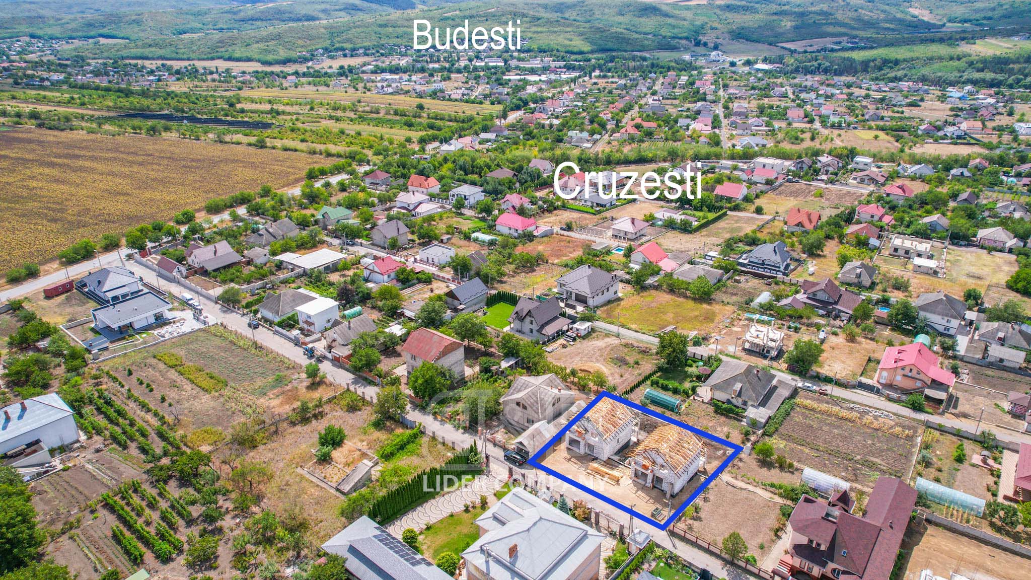 De vânzare – Casă spațioasă cu teren generos, Cruzești
