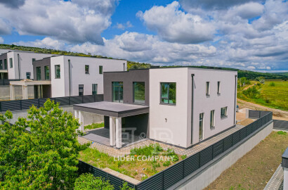 Spre vânzare o casă modernă cu design minimalist - Grătiești