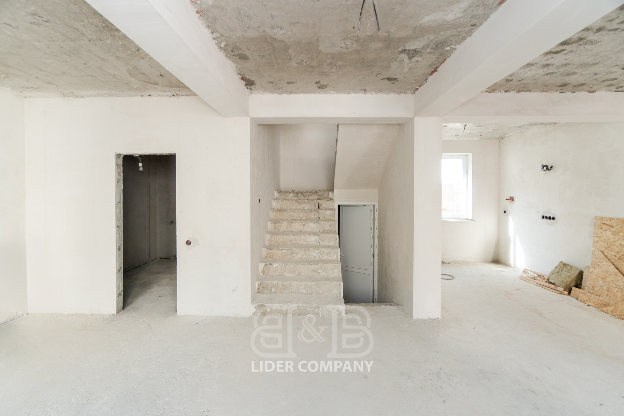 Casă în 2 nivele + mansardă , 160 m2, Centru , Chișinău
