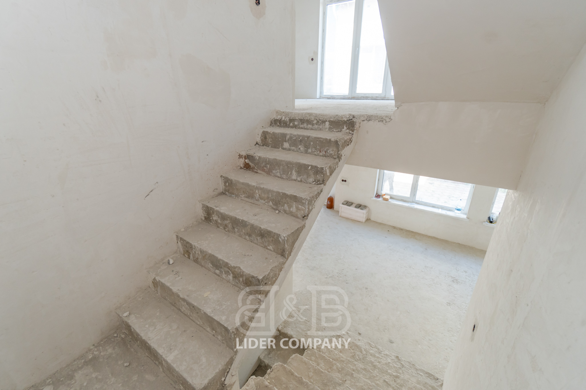 Casă în 2 nivele + mansardă , 160 m2, Centru , Chișinău