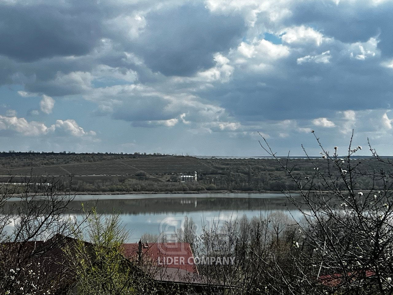 Teren pentru construcții de vânzare în comuna Răzeni, r-nul Ialoveni