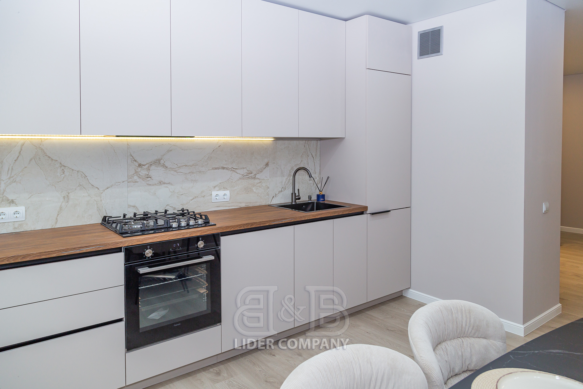 Apartament cu 2 camere de vânzare – sectorul Buiucani, complexul ExFactor