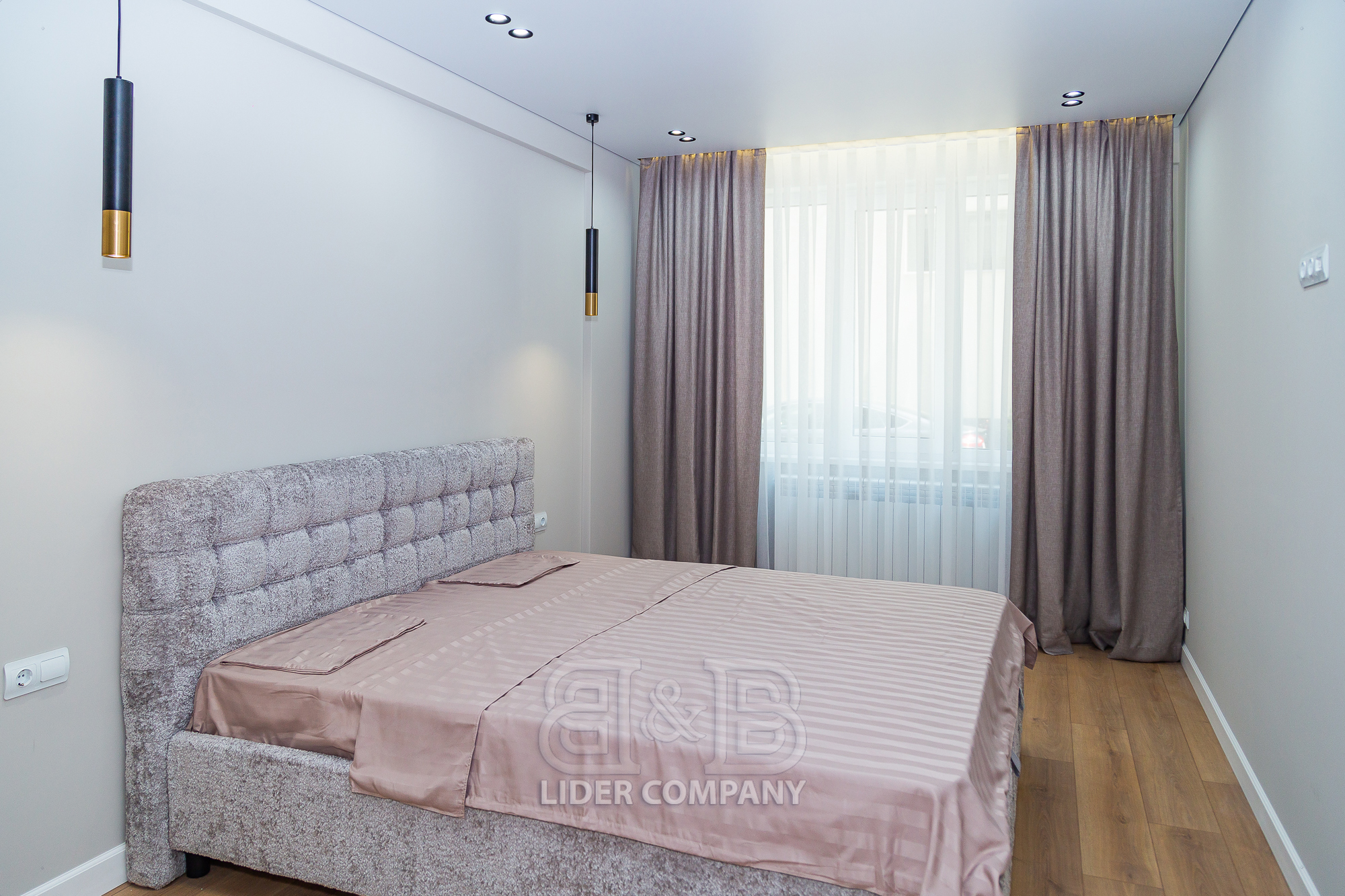 Apartament cu 3 camere de vânzare – sectorul Buiucani, Complexul ExFactor