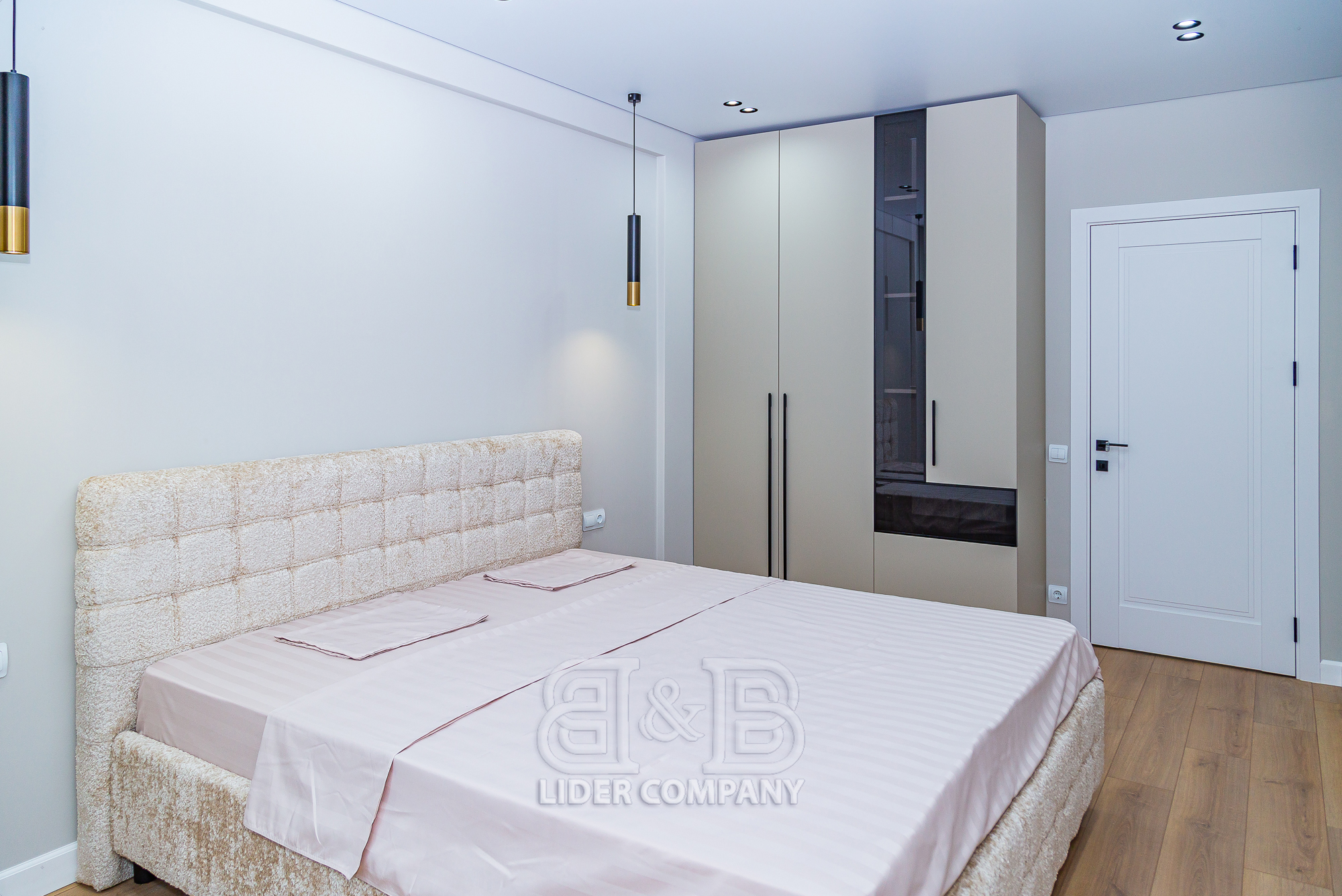 Apartament cu 3 camere de vânzare – sectorul Buiucani, Complexul ExFactor