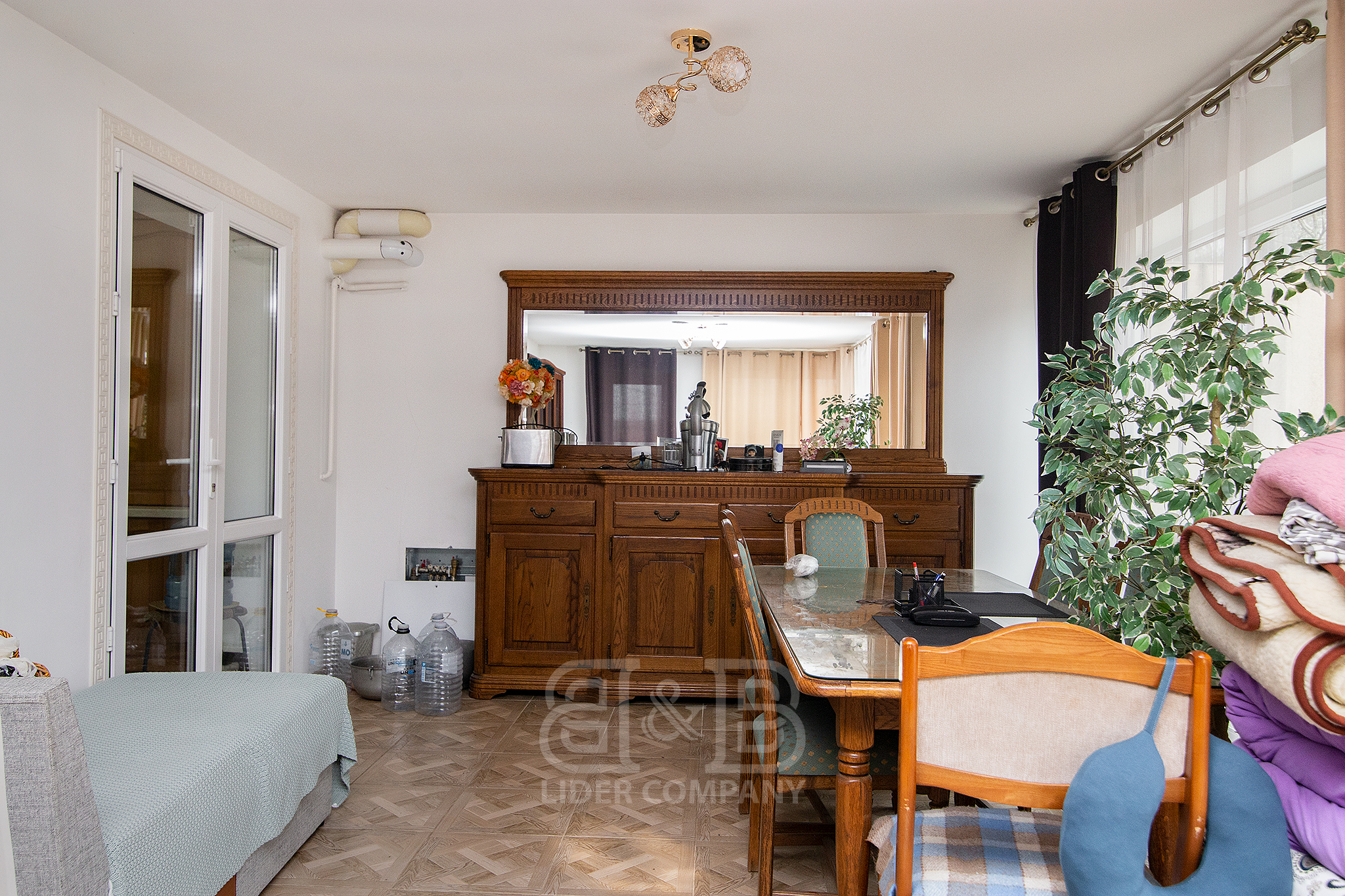 Casă la cheie 381 mp + teren 30 ari Băcioi , Străsteni