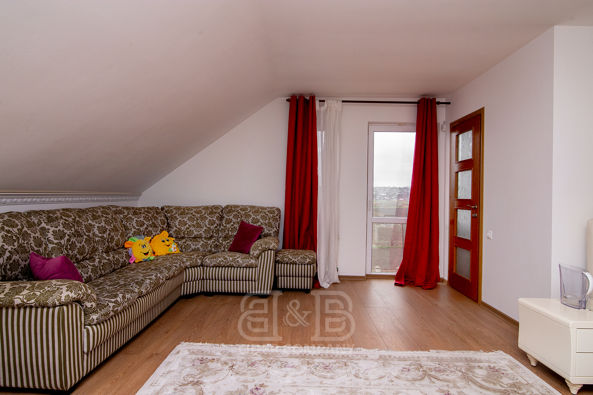 Casă la cheie 381 mp + teren 30 ari Băcioi , Străsteni