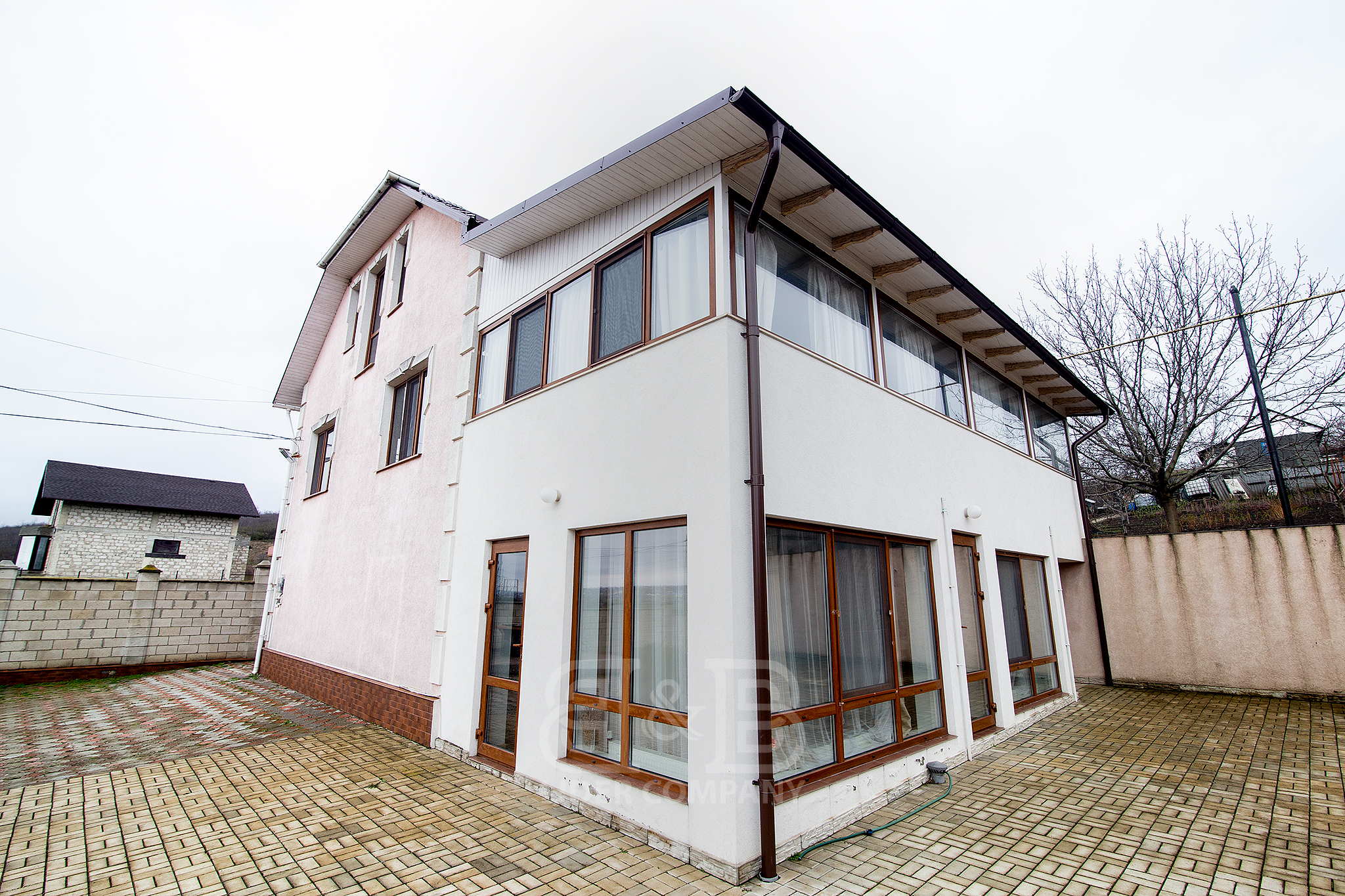 Casă la cheie 381 mp + teren 30 ari Băcioi , Străsteni