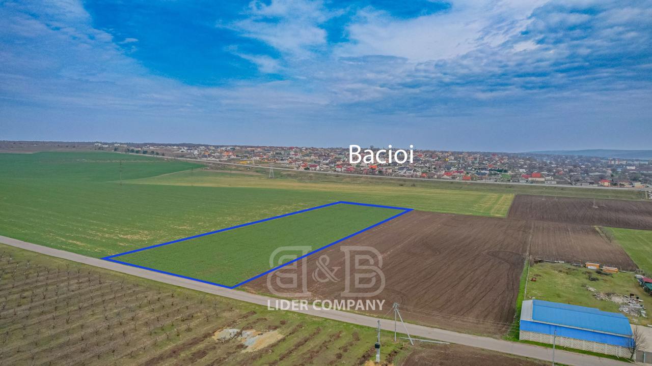 De vânzare teren agricol de 1 hectar în Bacioi