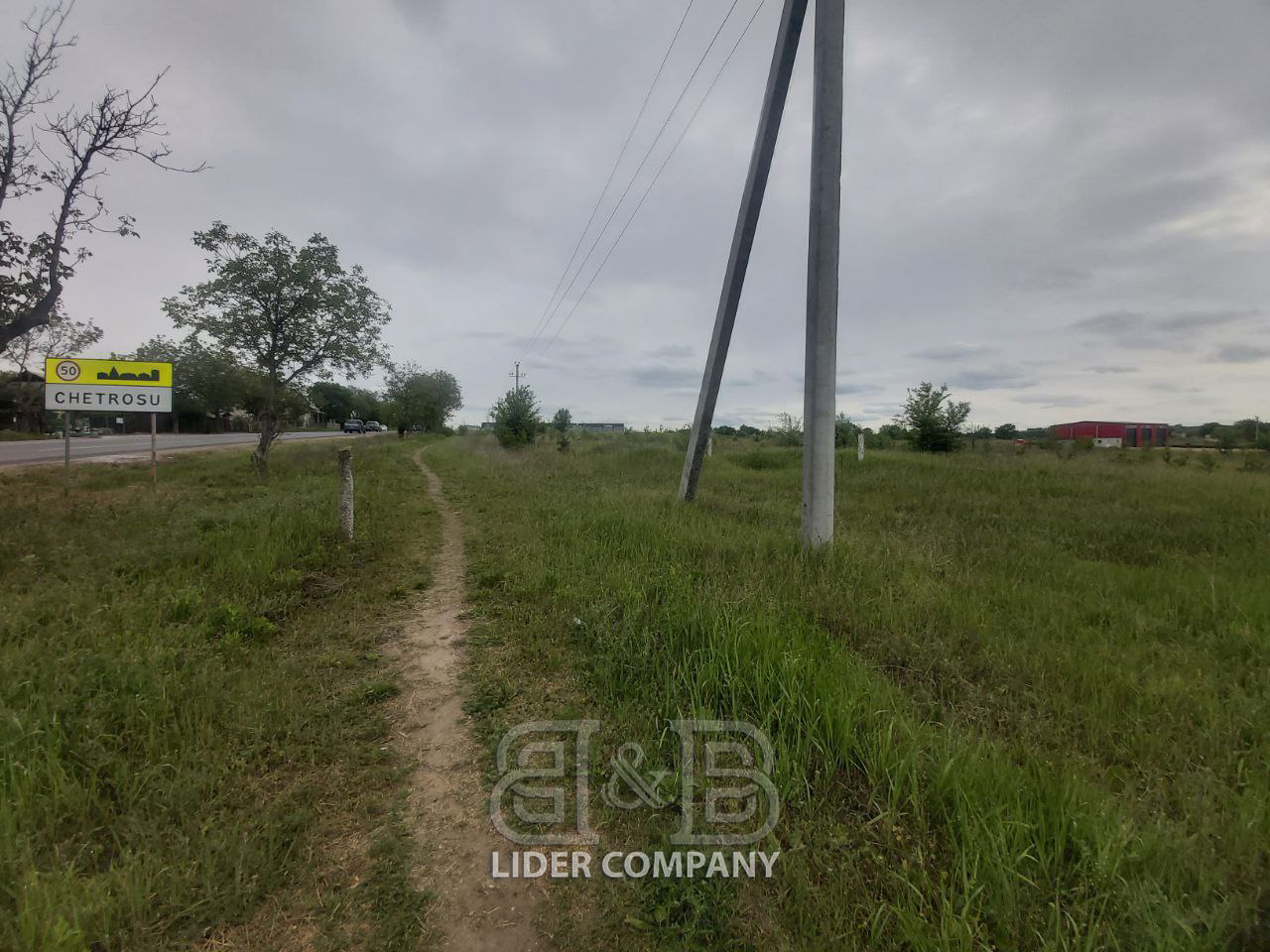 De vânzare teren pentru construcție – 18 ari – situat la traseul principal – Anenii Noi