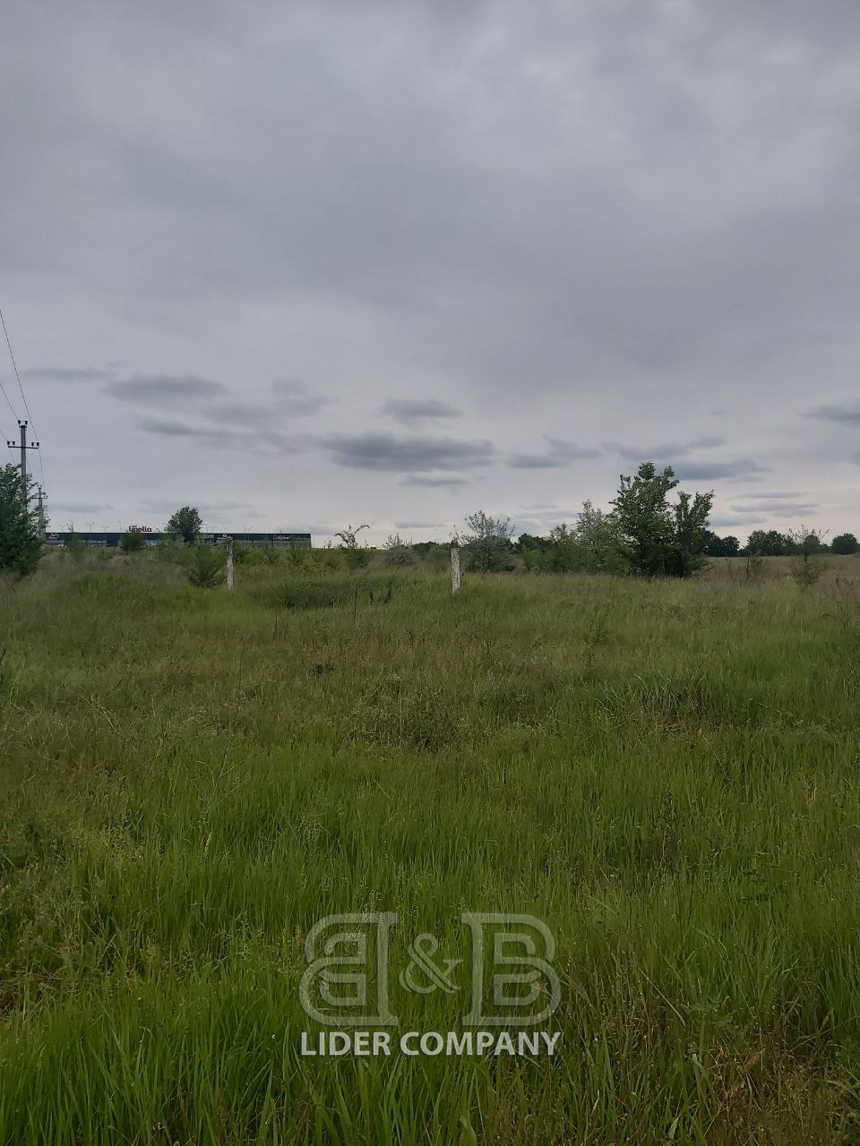 De vânzare teren pentru construcție – 18 ari – situat la traseul principal – Anenii Noi