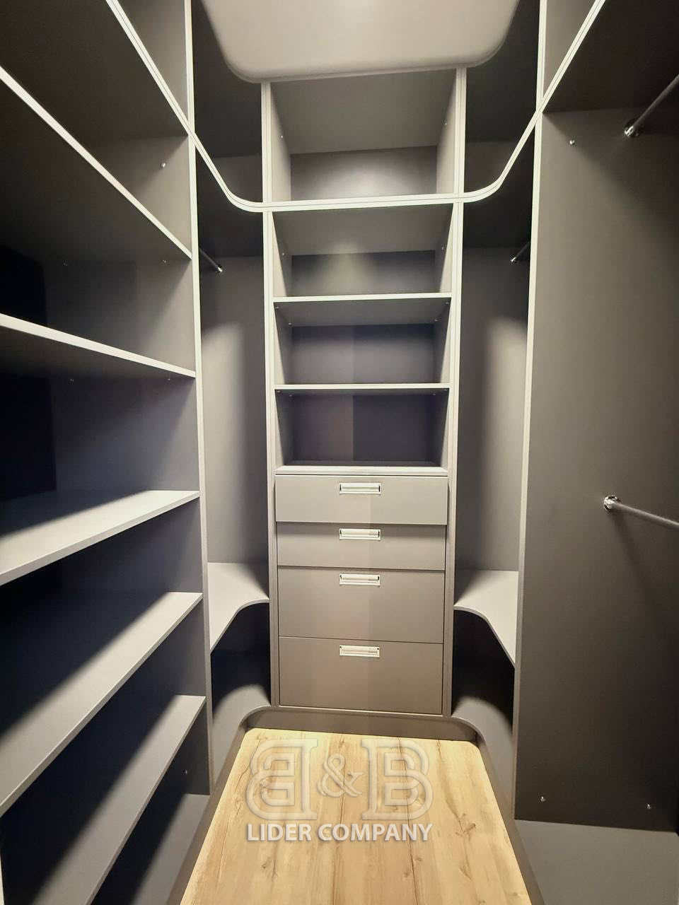 Apartament de închiriat – 2 camere, sectorul Centru